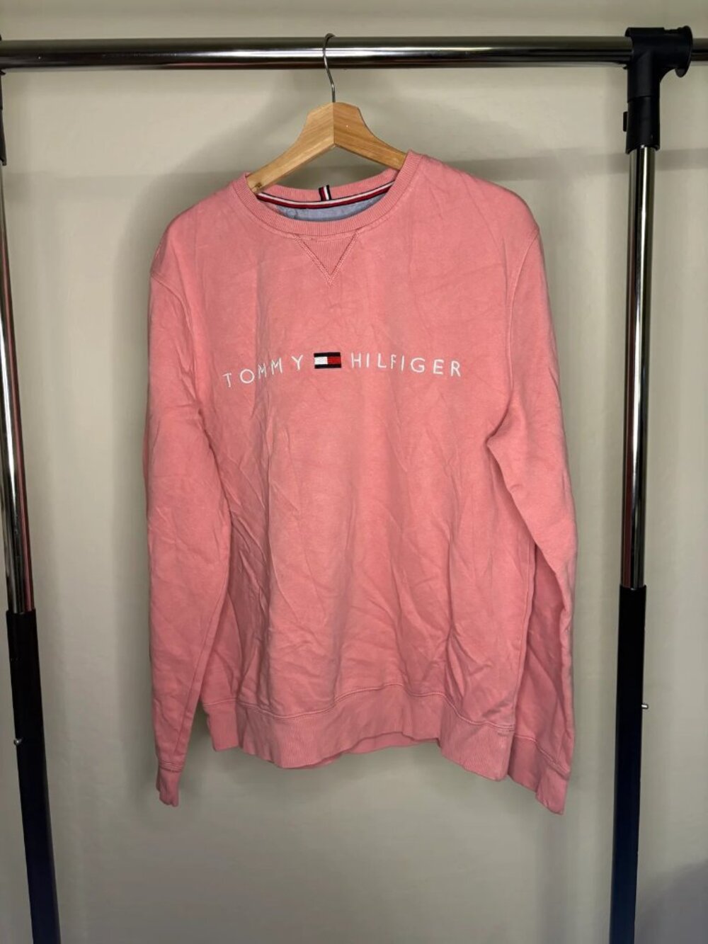 Tommy Hilfiger Pink Embroidered Flag Logo Crewneck Sweatshirt Mens L Modern